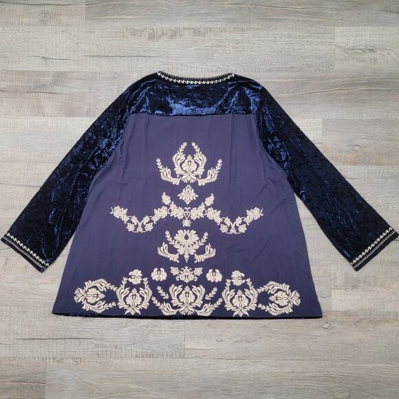 Andree by UNIT Embroidered Plus Size 2X Blue Velvet Wide Sleeve Tunic Top Boho - Picture 2 of 7